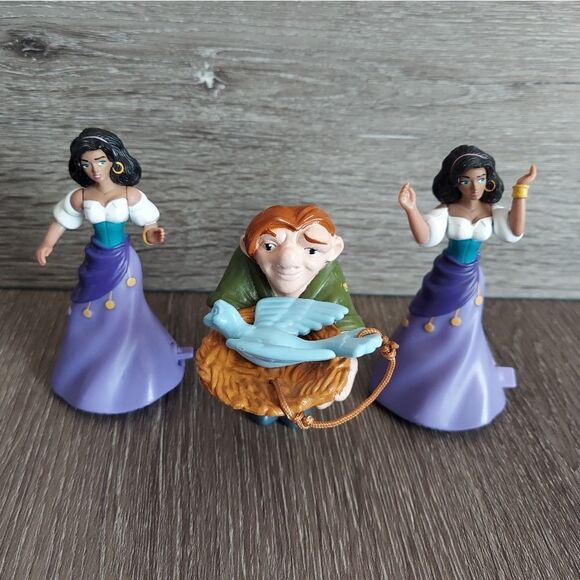 Disney Hunchback of Notre Dame Toy Figures- Quasimodo & Esmeralda - Picture 1 of 4